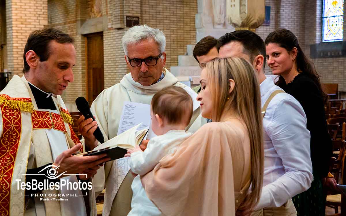 Photographe de baptême dans les Yvelines, reportages photo et vidéo de baptême authentiques