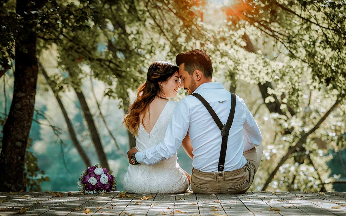 Séance photo couple Bonnieux, photographe couple Bonnieux Vaucluse, shooting couple dans le Luberon, Cavaillon, Gordes, Pertuis, Saignon, Castellet, L'Isle-sur-la-Sorgue, Apt, Ansouis, Lourmarin, Ménerbes, Roussillon