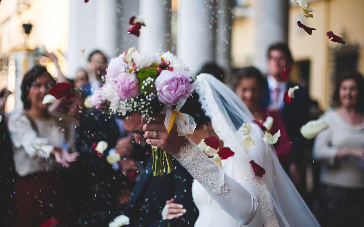 Photographe de mariage dans le Vaucluse, Avignon, Pertuis, L'Isle-sur-la-Sorgue, Morières-lès-Avignon, Pernes-les-Fontaines, Valréas, Le Thor, Saint-Saturnin-lès-Avignon